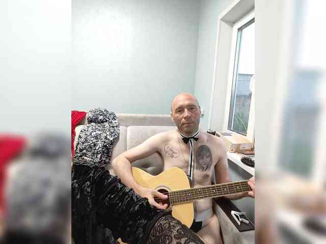 Innokentiy449 Live Webcam on BongaCams