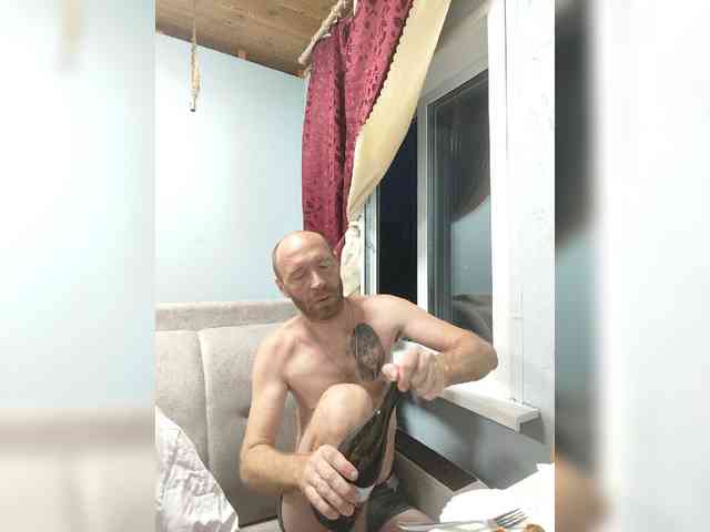 Innokentiy449 Live Webcam on BongaCams