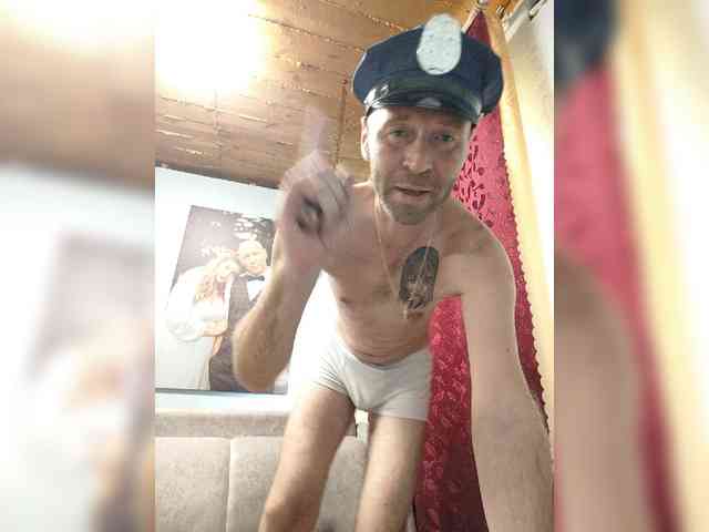 Innokentiy449 live couple cam on bongacams