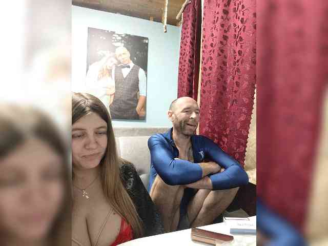 Innokentiy449 live couple cam on bongacams