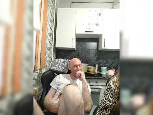 Este modelo está en vivo ahora. Innokentiy449