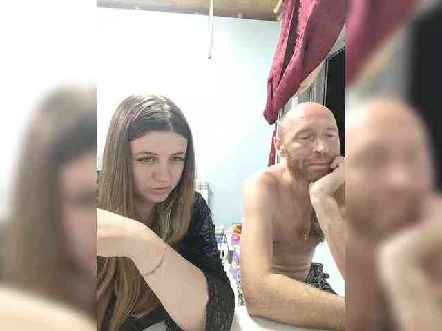 Innokentiy449 live couple cam on bongacams