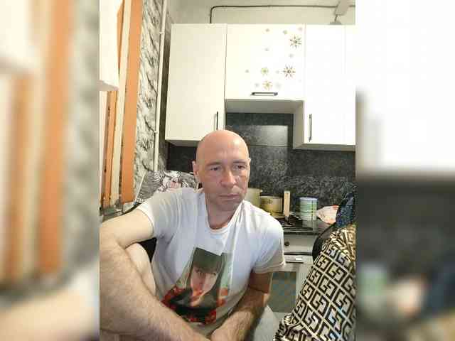 Este modelo está en vivo ahora. Innokentiy449