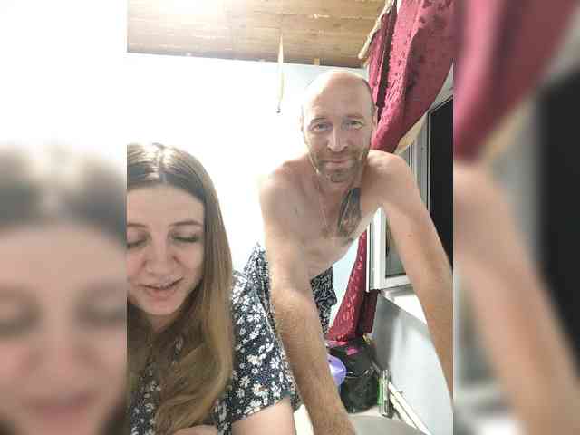 Innokentiy449 live couple cam on bongacams