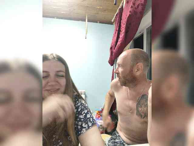 Innokentiy449 live couple cam on bongacams