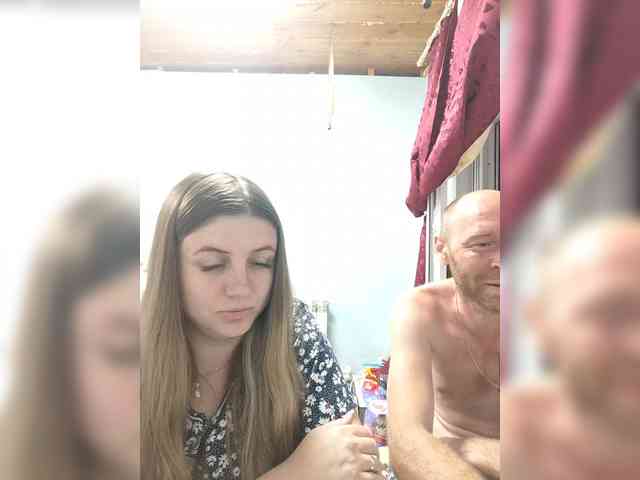Innokentiy449 live couple cam on bongacams