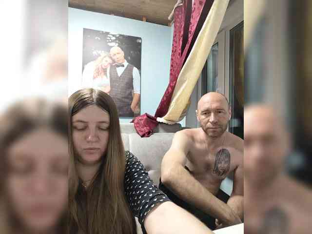 Innokentiy449 live couple cam on bongacams