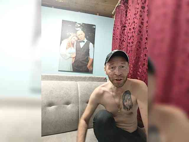Innokentiy449 live couple cam on bongacams