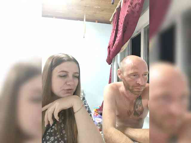 Innokentiy449 live couple cam on bongacams