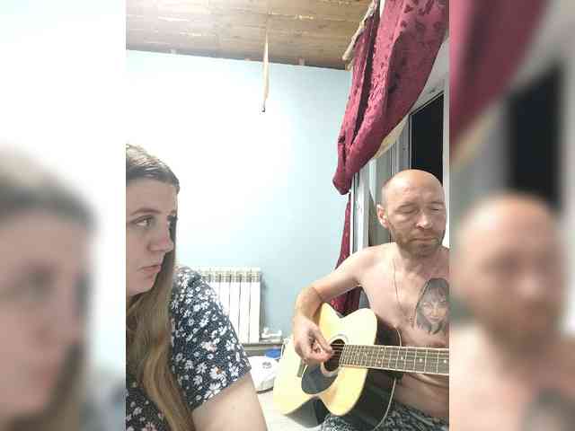 Innokentiy449 live couple cam on bongacams
