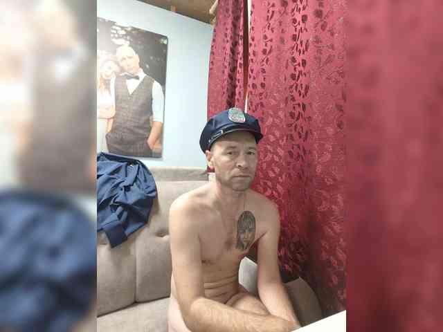 Innokentiy449 Live Webcam on BongaCams