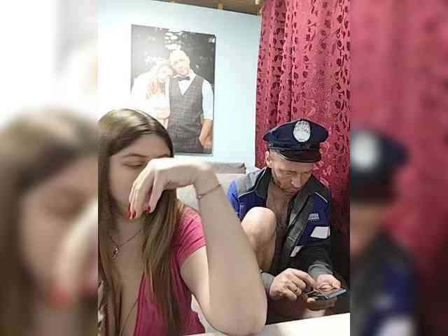 Innokentiy449 live couple cam on bongacams