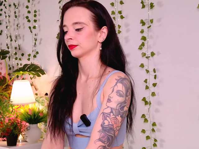 CarlyHills live cam preview