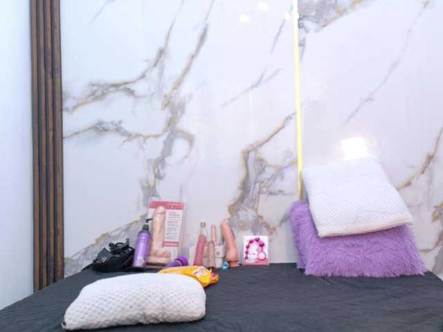 Karla-stone1 live cam on BongaCams