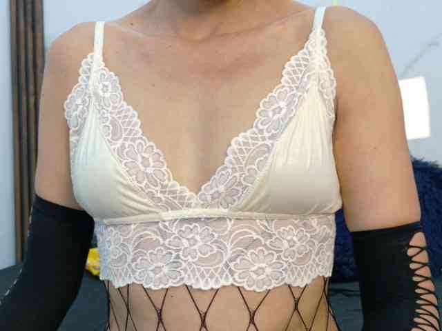 Karla-stone1 webcam