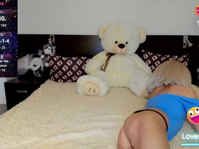 Saragrend1 live cam on BongaCams