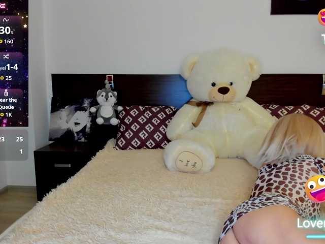 Saragrend1 live cam on BongaCams