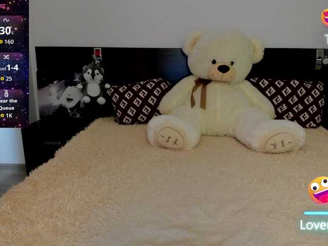 Saragrend1 live on BongaCams