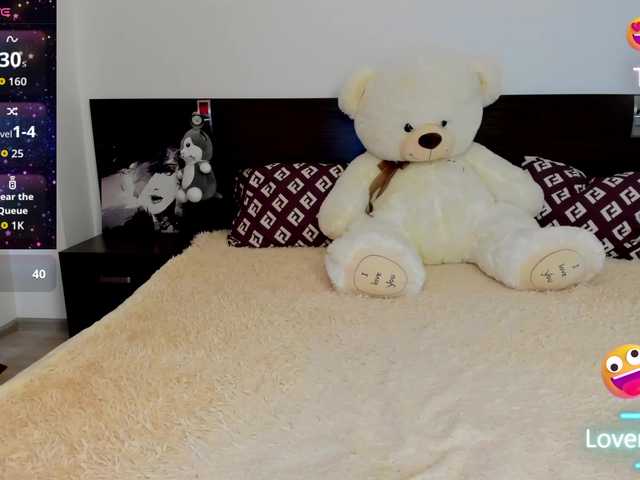 Saragrend1 live cam on BongaCams