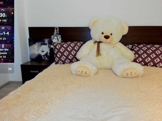 Saragrend1 live cam on BongaCams