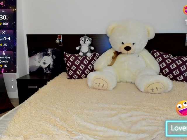 Saragrend1 live cam on BongaCams
