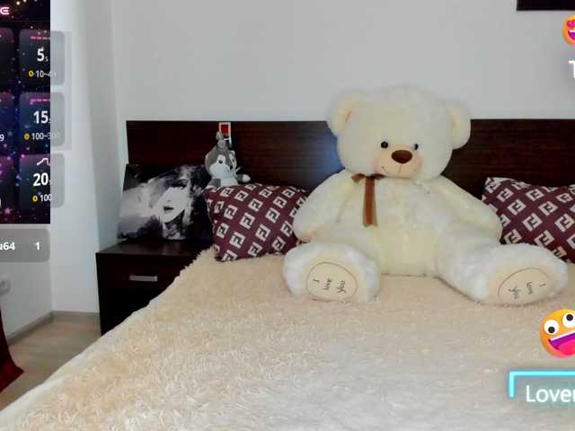 Saragrend1 live cam on BongaCams