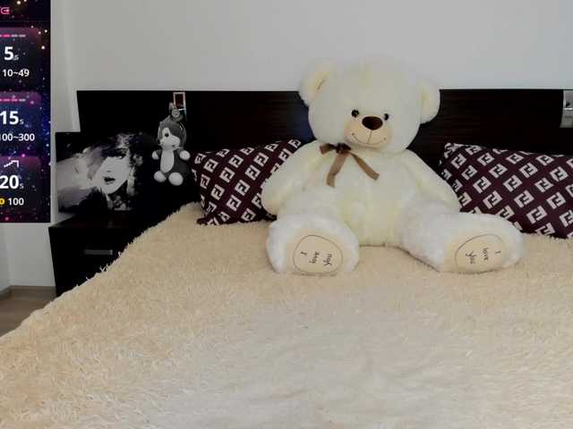 Saragrend1 live cam on BongaCams