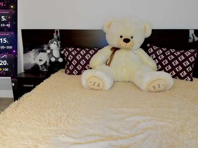 Saragrend1 live cam on BongaCams