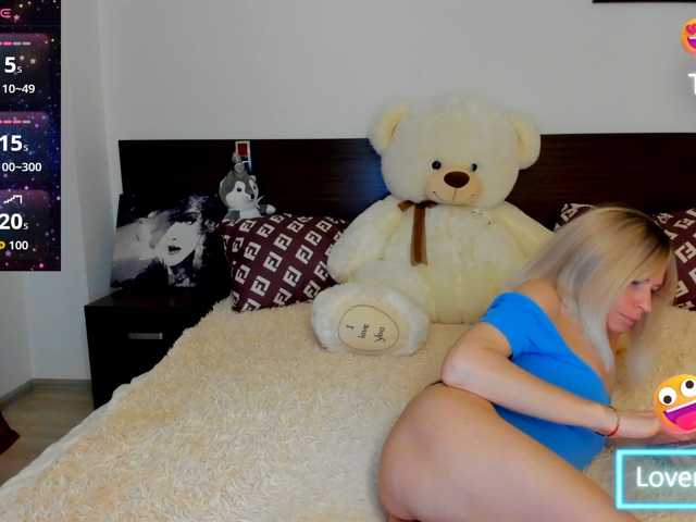 Saragrend1 live cam on BongaCams