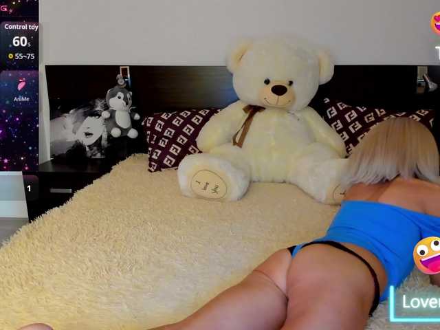 Saragrend1 live cam on BongaCams