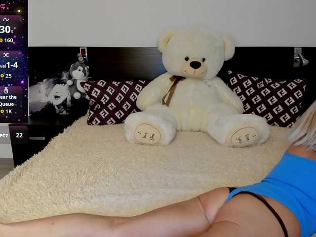 Saragrend1 live cam on BongaCams