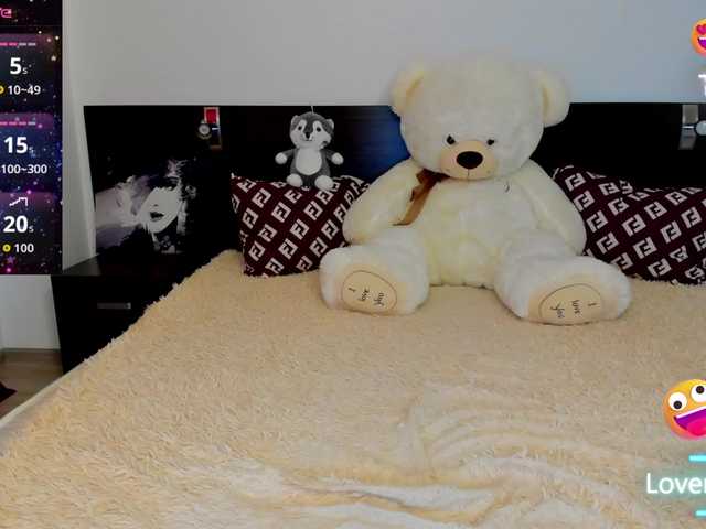 Saragrend1 live cam on BongaCams