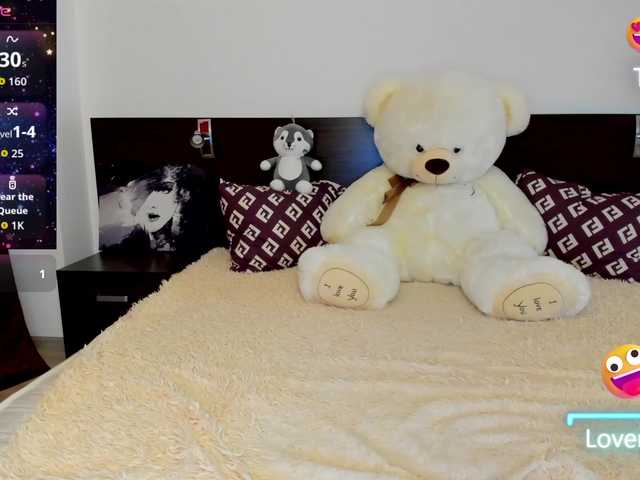 Saragrend1 live cam on BongaCams