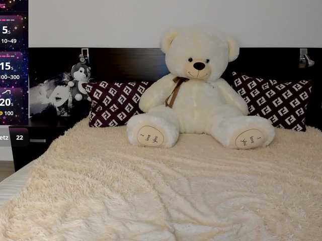 Saragrend1 live cam on BongaCams