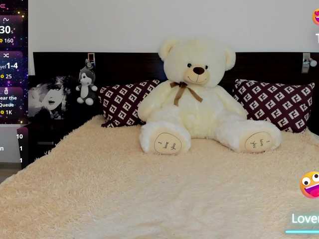 Saragrend1 live cam on BongaCams