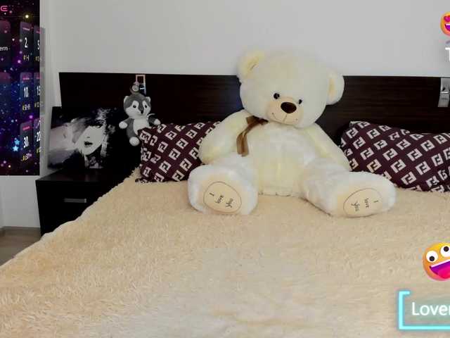 Saragrend1 live cam on BongaCams
