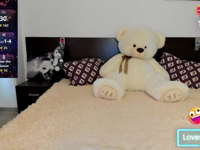 Saragrend1 live cam on BongaCams