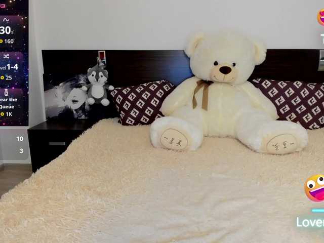 Saragrend1 live cam on BongaCams