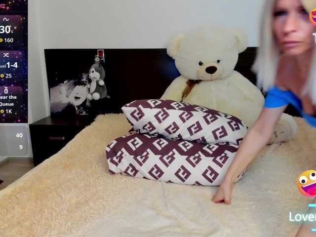 Saragrend1 live cam on BongaCams