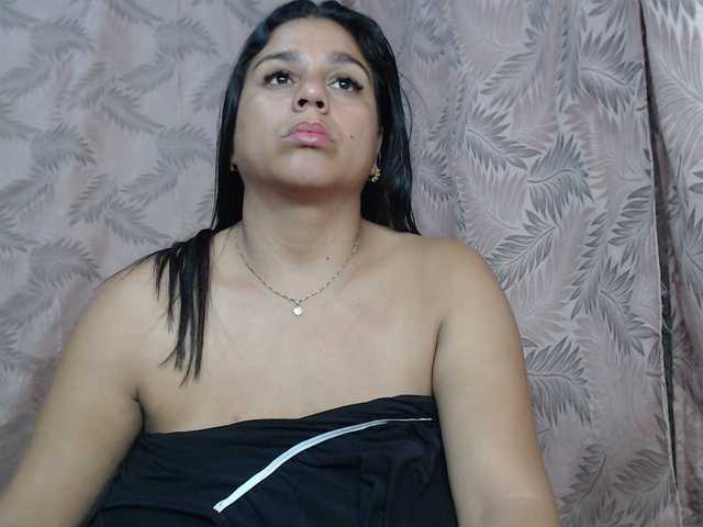 Mariaarredond live cam on BongaCams