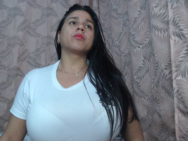 Mariaarredond live cam on BongaCams