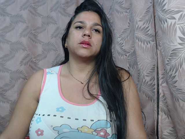 Mariaarredond live cam on BongaCams