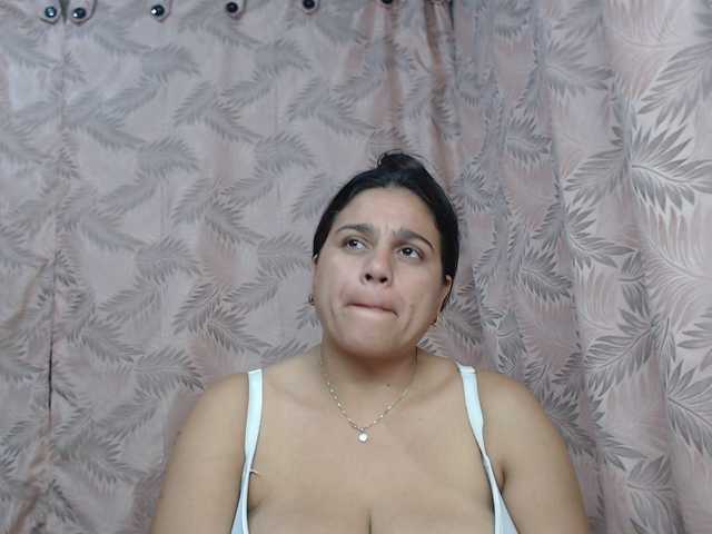 Mariaarredond live cam on BongaCams