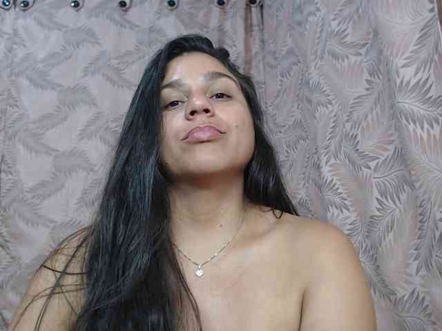 Mariaarredond Live Webcam on BongaCams