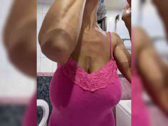 Laurena11 webcam