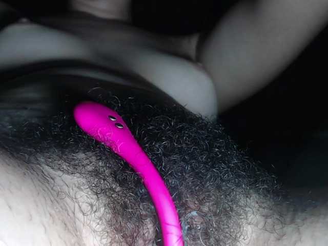 le modèle candylovet est en webcam porno dans un show sur le site bongacams, il possède les tags suivants: Latino/Hispanic,Brunette,Hairy