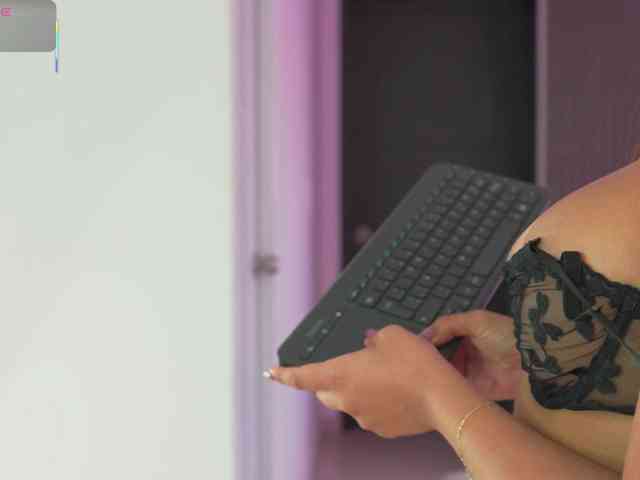 AnitaHaywood webcam