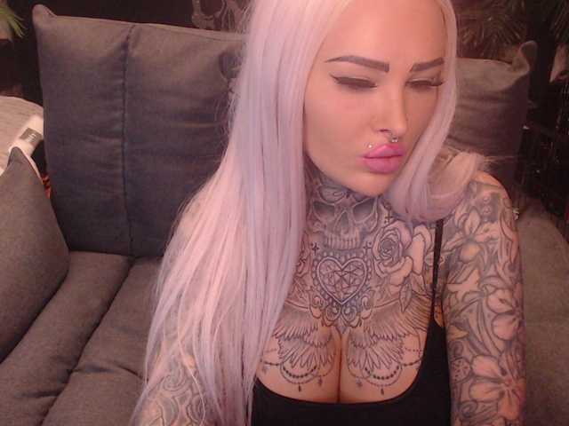 MilaElaine live cam on BongaCams