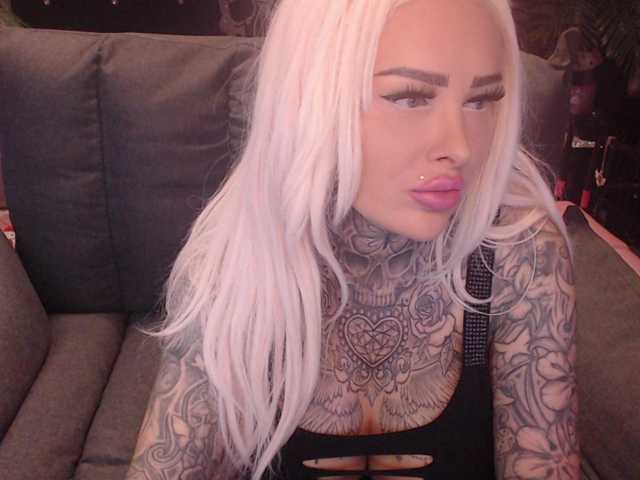 MilaElaine live cam on BongaCams