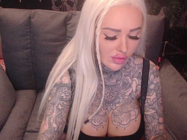 MilaElaine live cam on BongaCams
